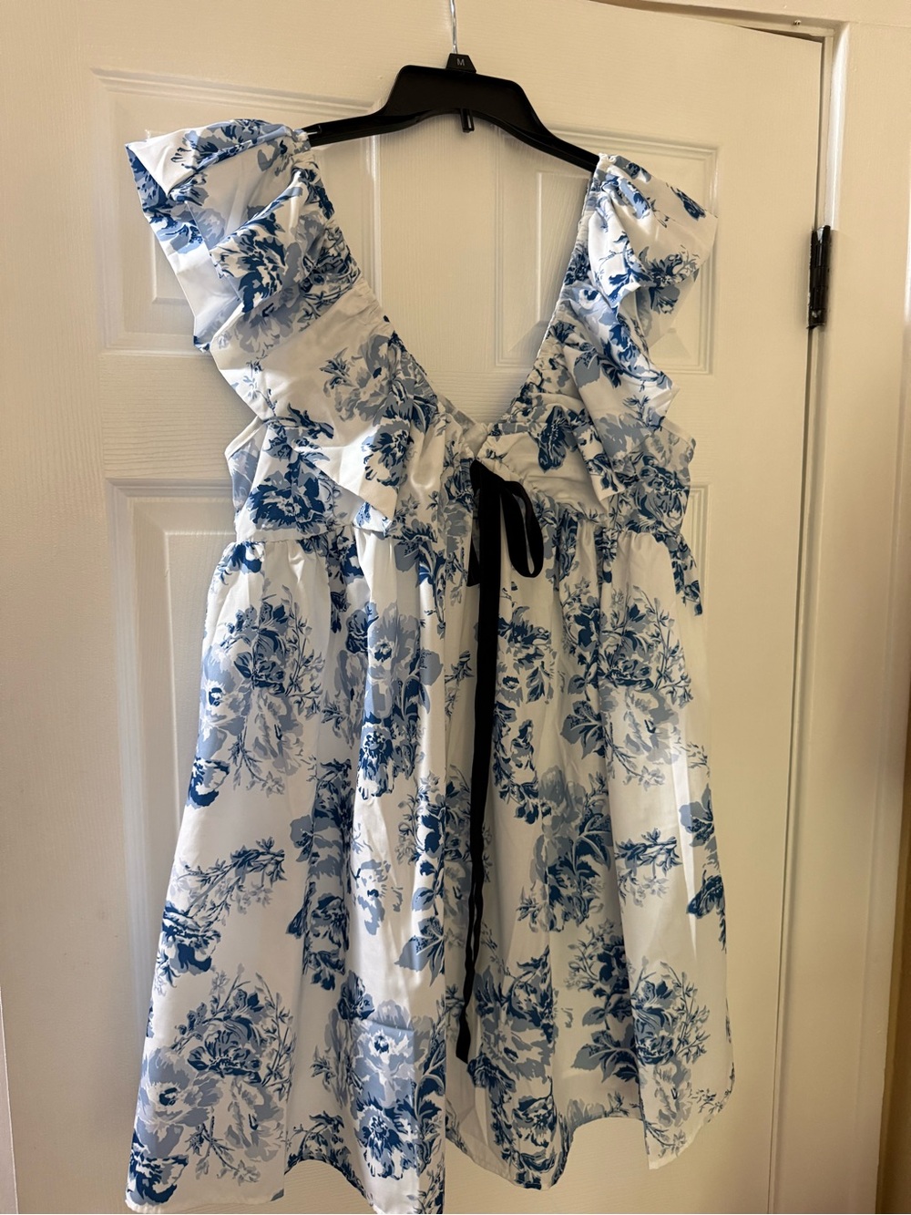 Amazon Essentials White Midi Dress with Blue Floral Print and Ruffle Sleeves